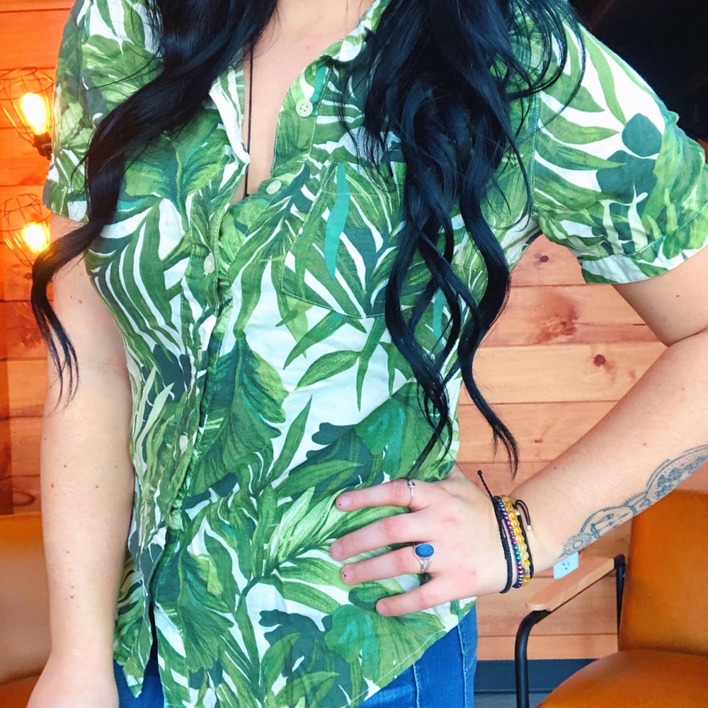 BASIC EDITIONS / Leaf Print Button Up